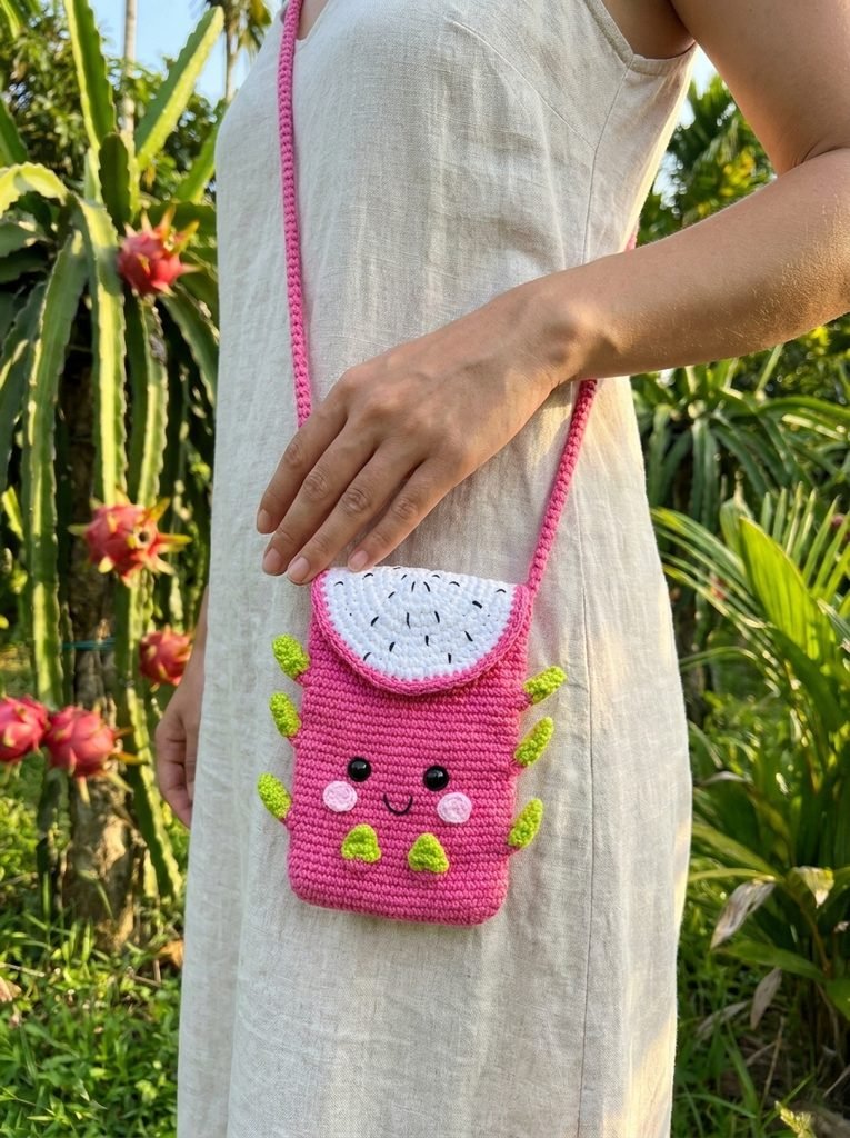 3D Crochet Dragon Fruit Phone Bag Pattern