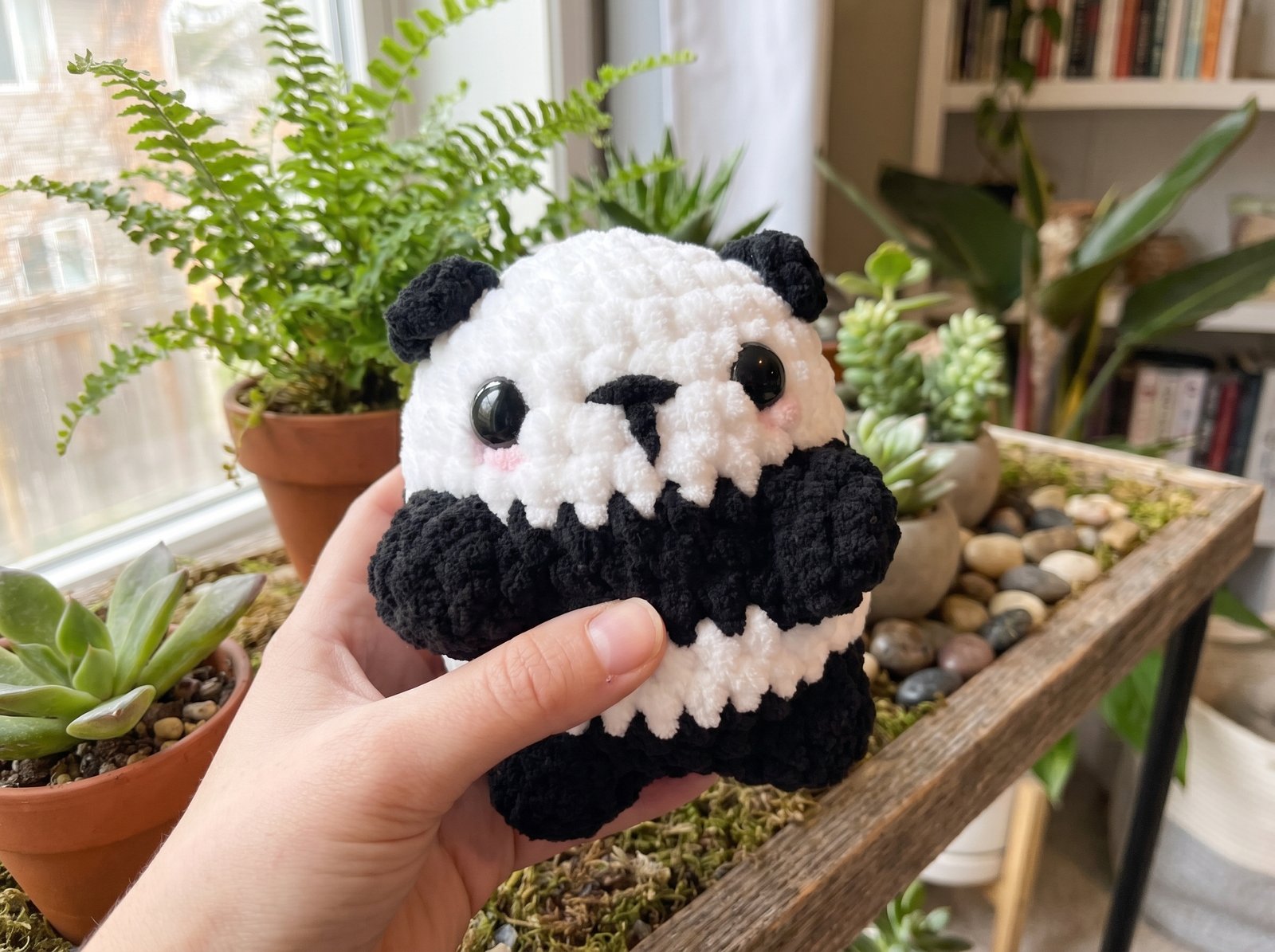 Crochet panda plushie pattern