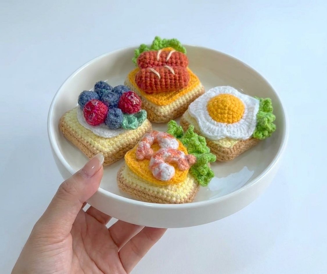 Crochet Mini Breakfast Toasts Pattern – 4 Cute Toppings & Easy Amigurumi Food